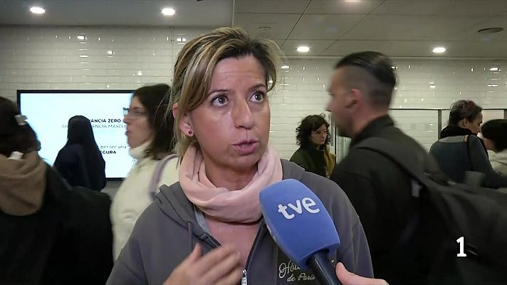 L'Informatiu - Andanes plenes en la primera jornada de vaga dels maquinistes a FGC