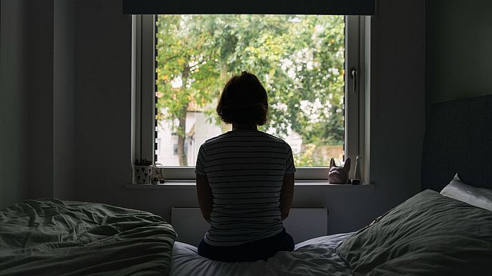 Telediario 1 - El Gobierno aprueba un plan para combatir la soledad no deseada