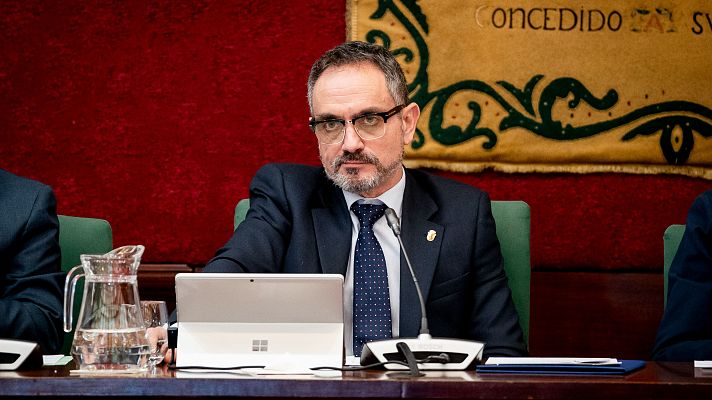 Telediario 1 - El alcalde de Móstoles rechaza la denuncia por acoso y acusa a la oposición de difundir "bulos" tras pedir su dimisión