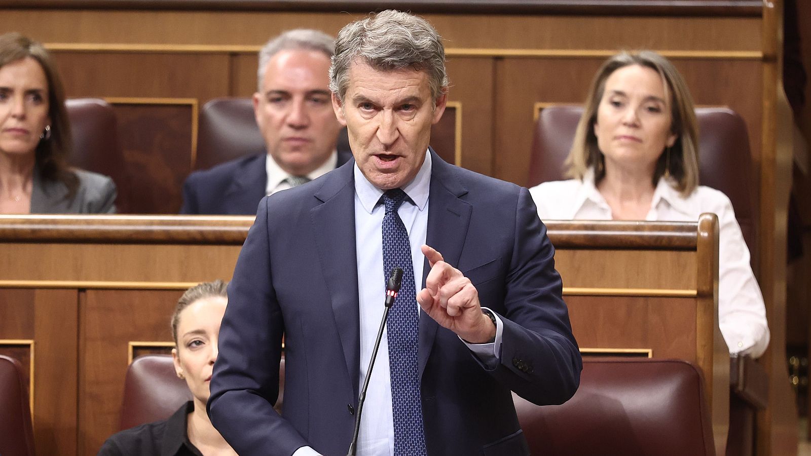 En el PP hacen borrón y cuenta nueva tras el enfado de Abascal | Ver