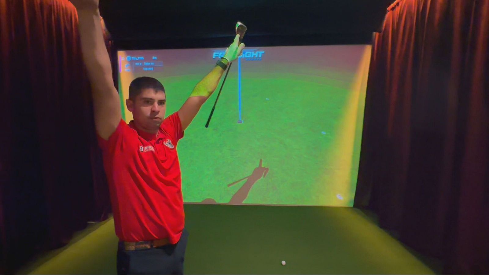 "Hole in one" virtual de Sigot López en circuito de Madrid - Golf | Ver