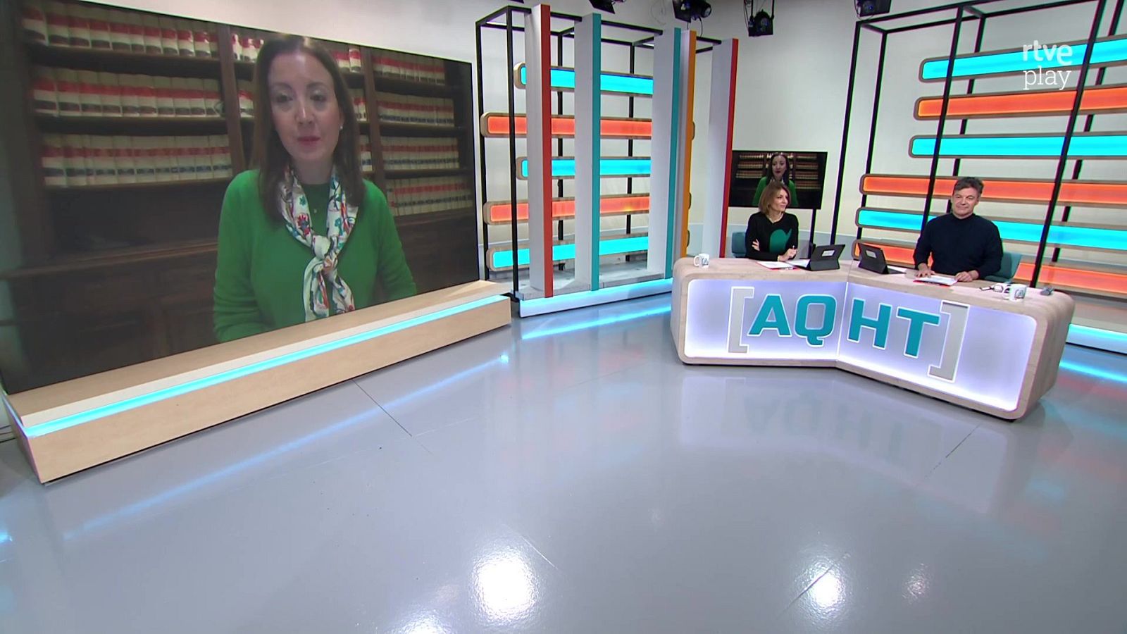 Cuando un festivo cae en la semana libre - Aquí hay trabajo | Ver