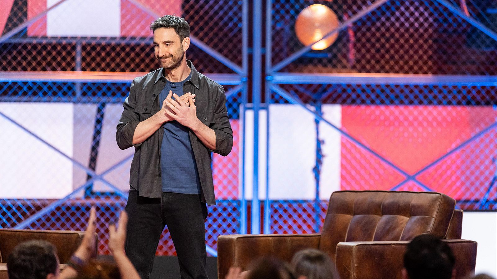 Estar al margen de todo - Al margen de todo - Al margen de todo | Ver