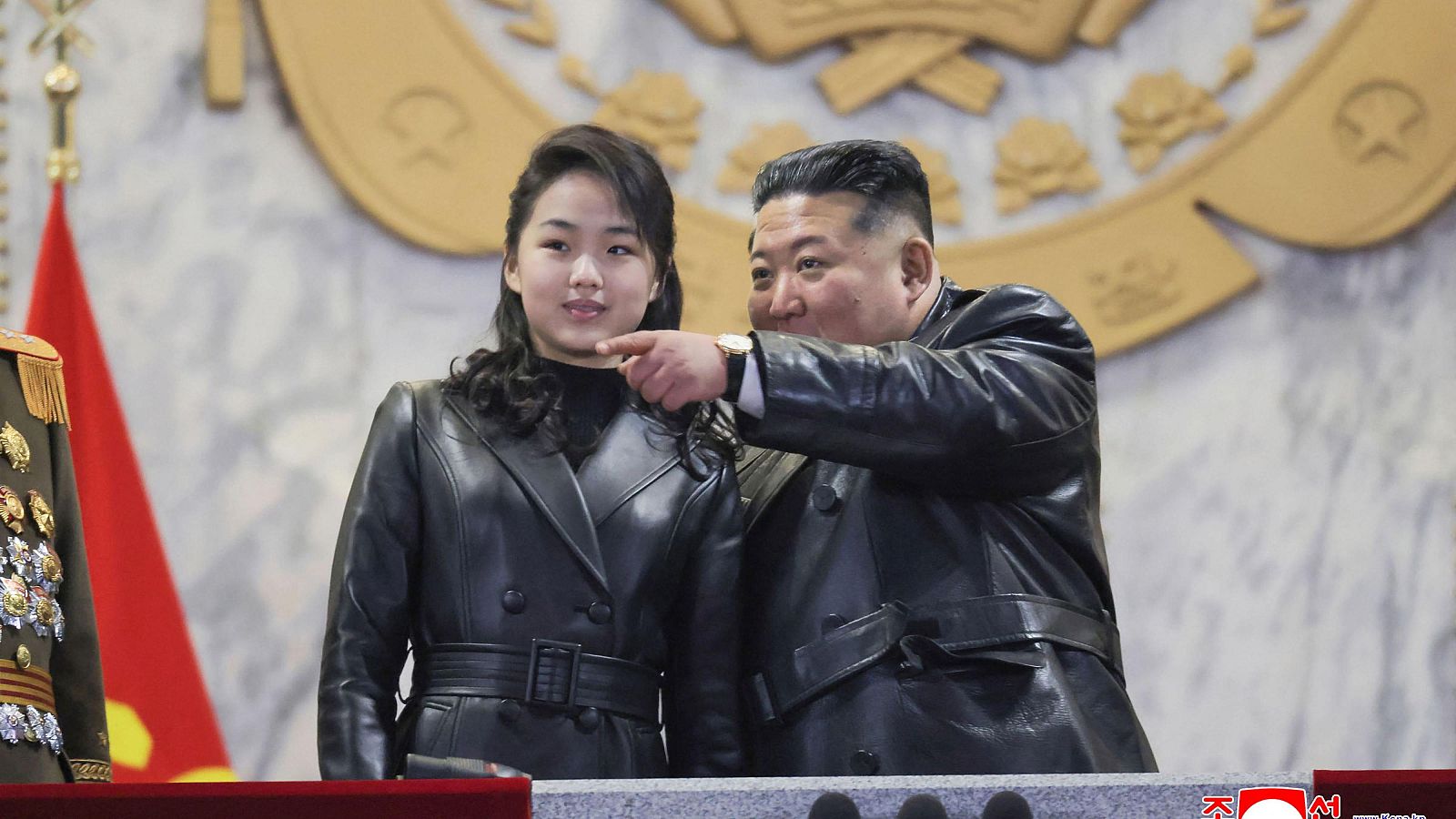 La hija de Kim Jong-un vuelve a aparecer en un desfile militar | Ver