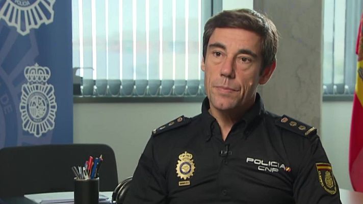 Telediario 1 - Un comisario de la Policía, investigado por acosar a una subordinada en la India