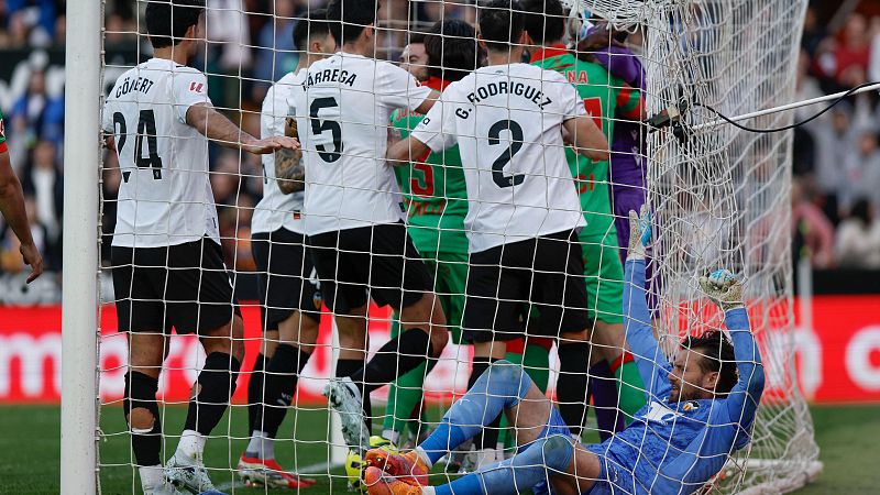 Valencia - Osasuna: resumen 26ª jornada de Liga | Primera | Ver