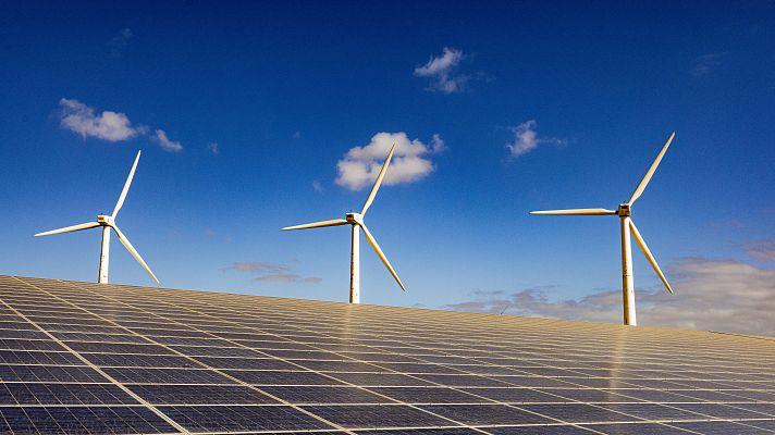 La noche en 24h - España saca pecho de sus energías renovables
