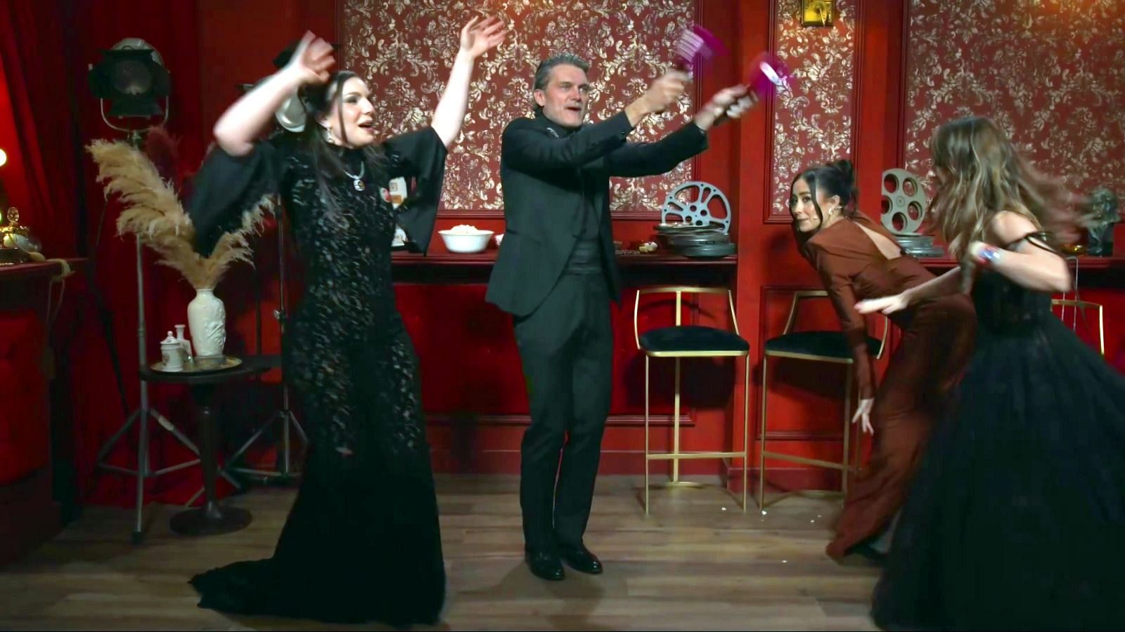 Salva Reina y su divertido baile en el 'backstage' de RTVE Play - La noche de los Goya con... | Ver