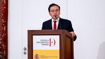 Albares dice que los 30.000 españoles en Oriente Medio están “bien” y hay planes de evacuación en los distintos países