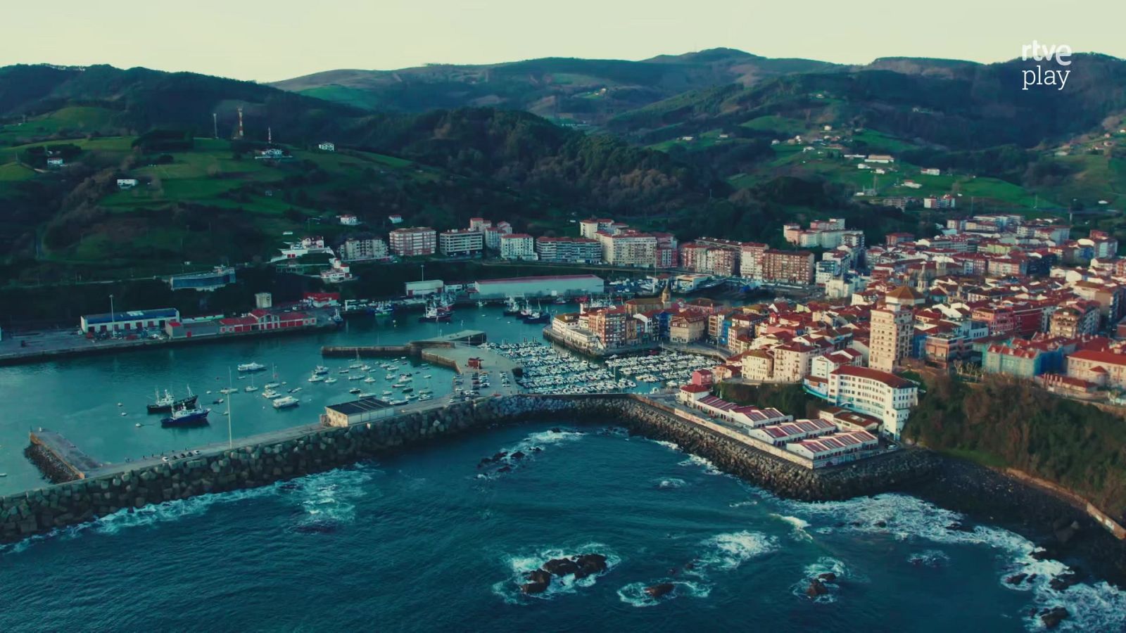 España sin asfalto - Episodio 8: De las viñas a las lonjas. País Vasco - España sin asfalto | Ver