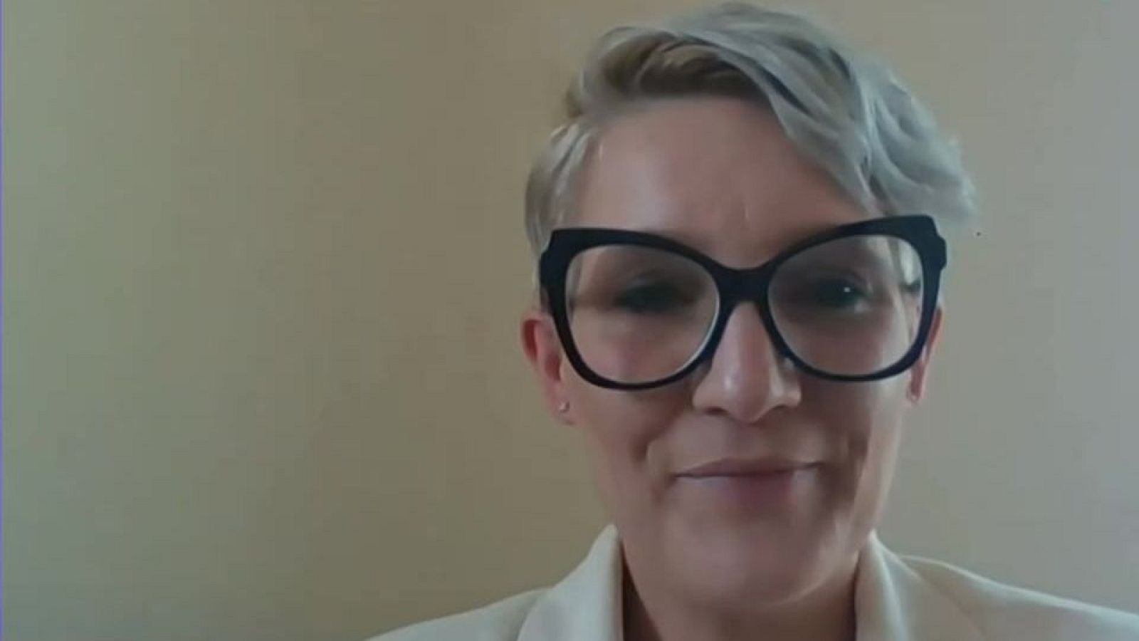 Raquel Cuesta en TVE: "No hay bombardeos, todo está bajo control" - La hora de La 1 | Ver