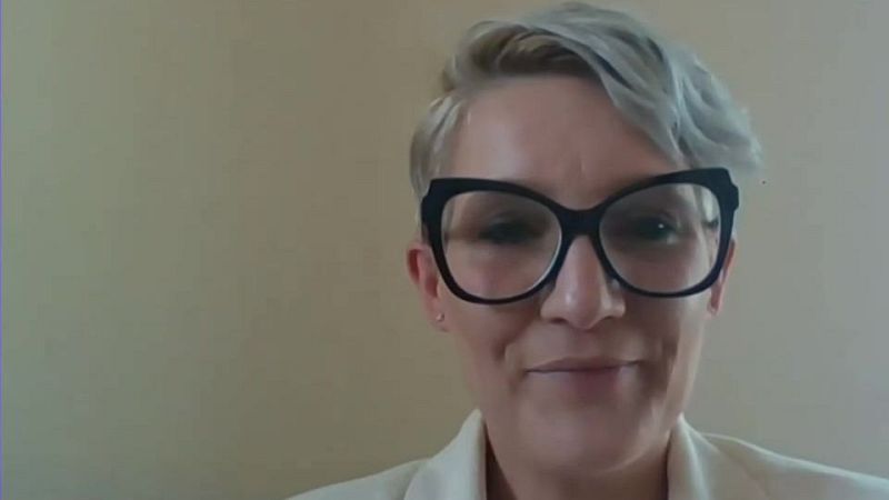 Raquel Cuesta en TVE: "No hay bombardeos, todo está bajo control" - La hora de La 1 | Ver