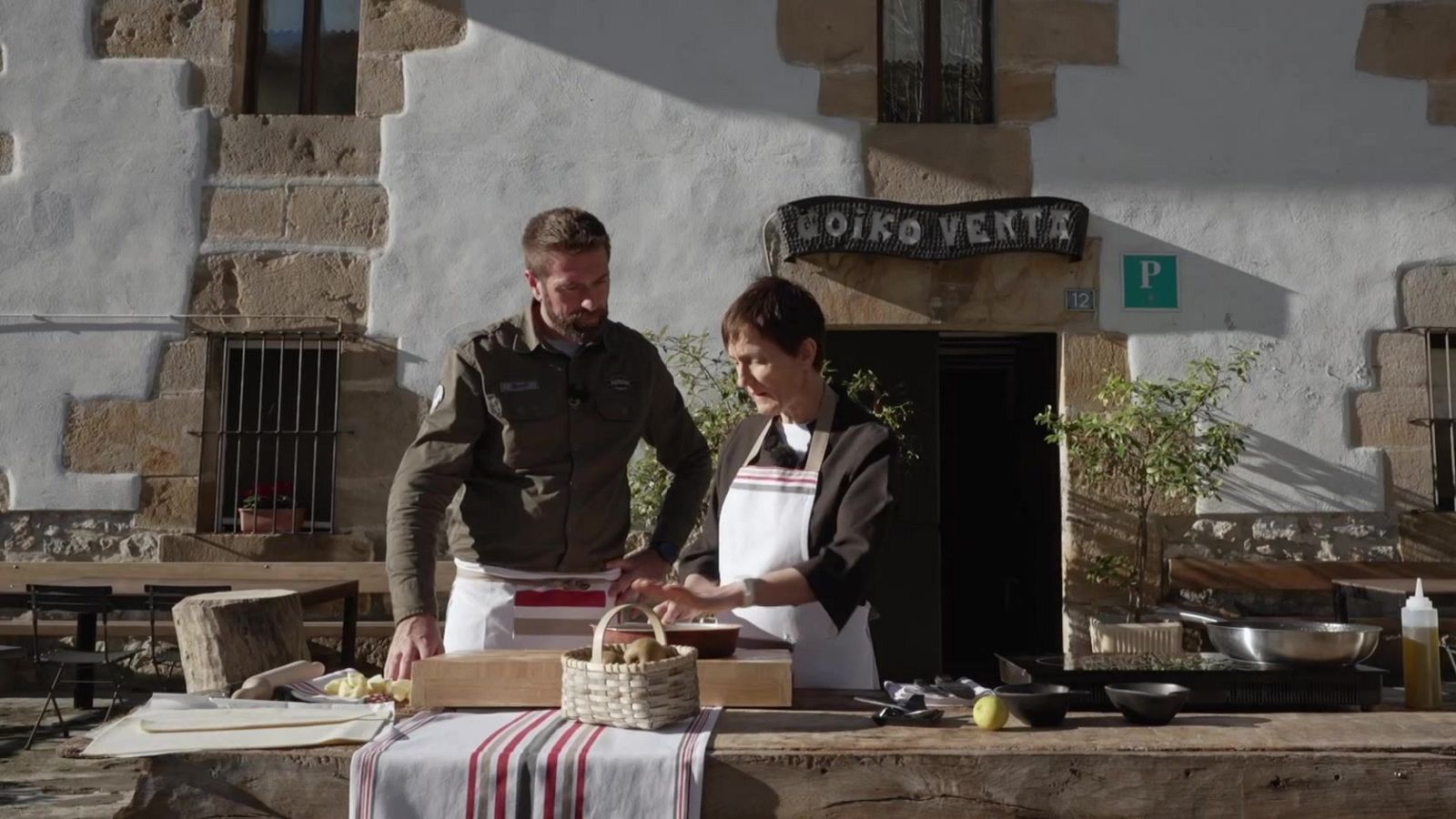 Basseri Gourmet - T2 - Episodio 3: Goiko Benta - La Sidre - Baserri Gourmet | Ver