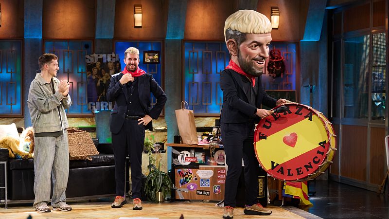 La Revuelta | El regalo de ETS para Broncano: "Directo al podio" - La Revuelta | Ver