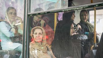 "Las mujeres de Ir�n esperamos recuperar nuestra identidad como seres �ntegros e independientes"