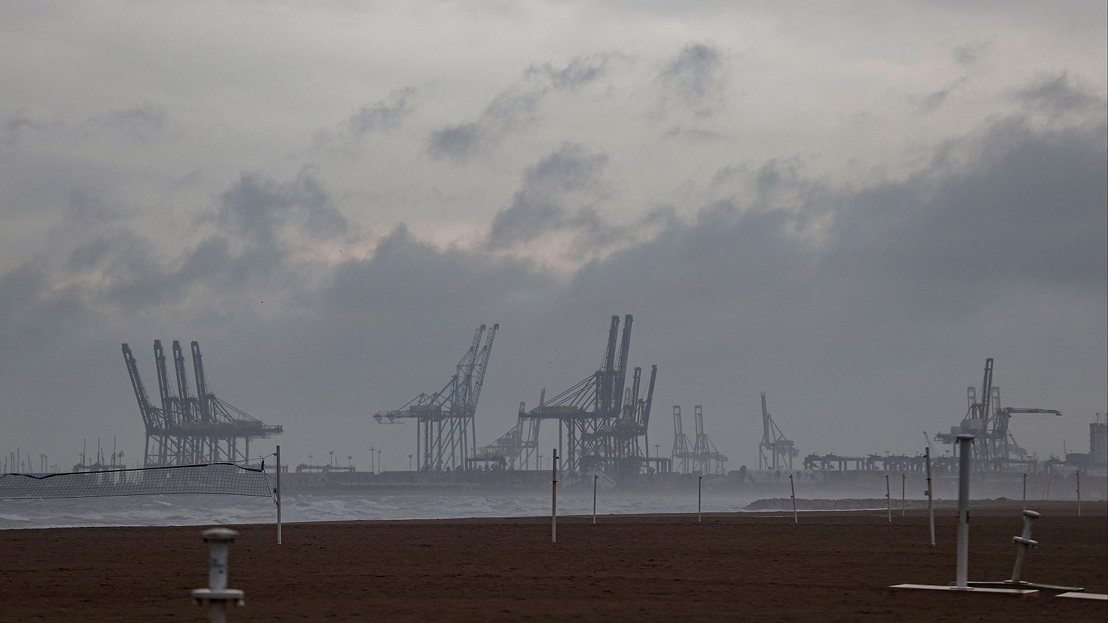 Los puertos valencianos, afectados por el conflicto en Oriente Próximo - L'informatiu - Comunitat Valenciana | Ver