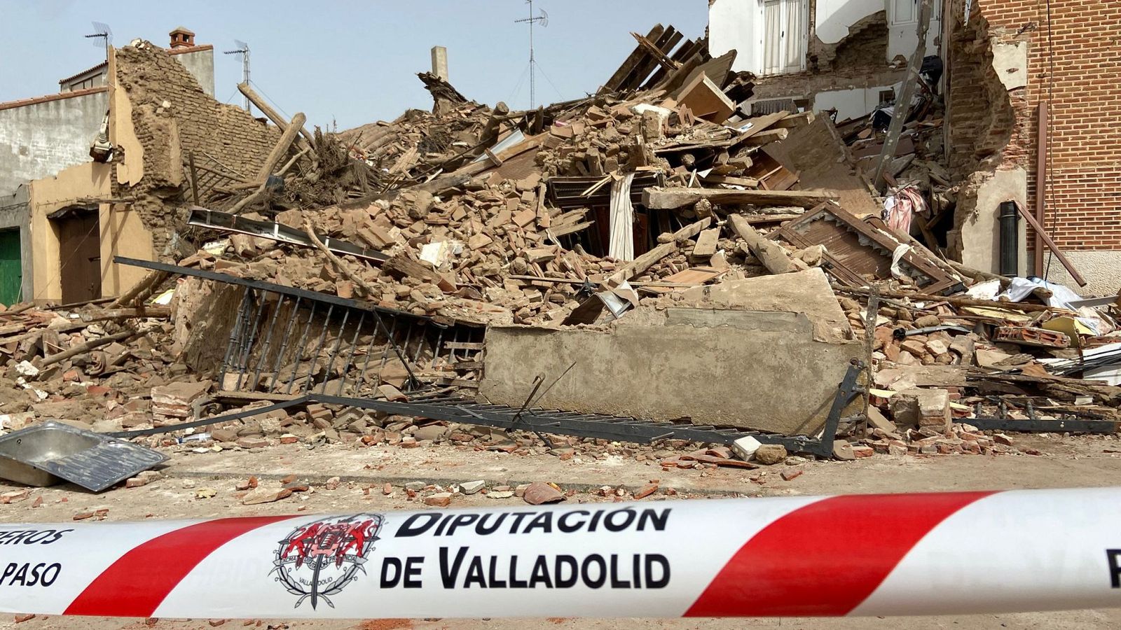 Una joven muere en el derrumbe de un edificio en Valladolid - Noticias de Castilla y León | Ver