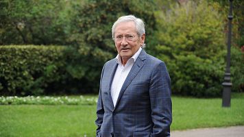 Adi�s al maestro entre gaitas y flores: as� ha sido la emotiva despedida a Fernando �nega en la Casa de Galicia