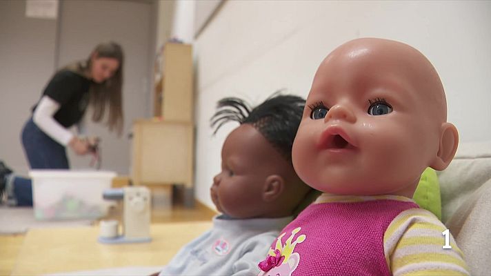 L'Informatiu - El sector social fa vaga per reclamar l'equiparació salarial