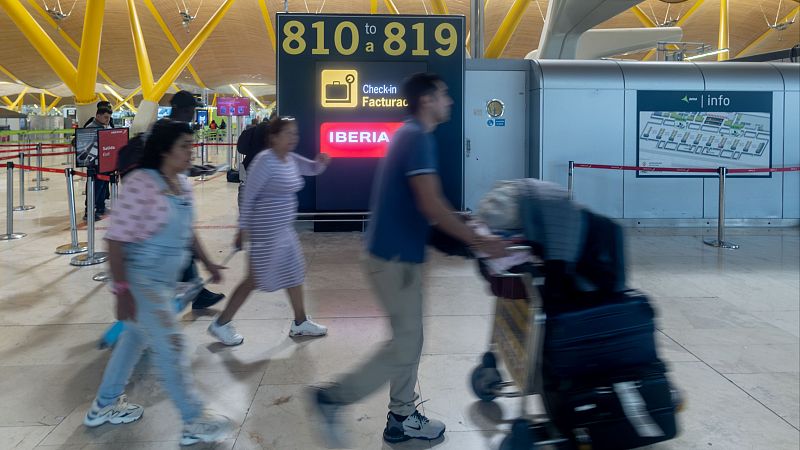 La guerra impacta el turismo y los viajeros cancelan vuelos | Ver