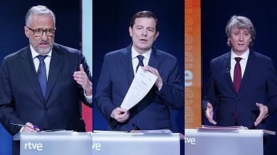 Mañueco asegura que está dispuesto a "dialogar con todos", Vox evita pronunciarse y el PSOE cree que "ya tienen todo hecho"