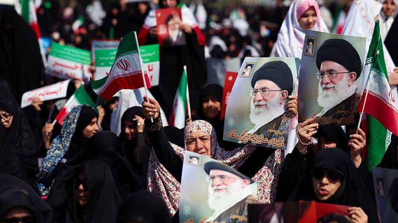 Noche de intensos bombardeos en Teherán - Telediario 1 | Ver