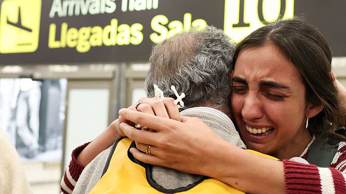 Telediario Fin de Semana - Llegan nuevos españoles procedentes de Oriente Medio mientras otros siguen atrapados esperando una solución