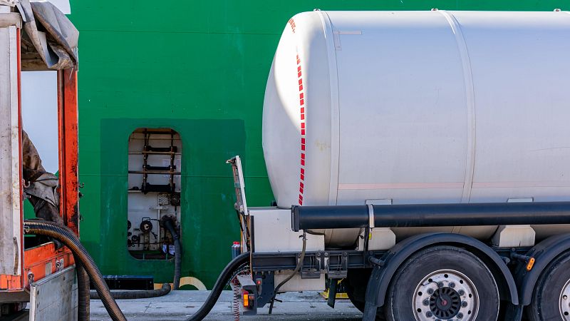 Jornadas maratonianas de reparto de gasóleo | Ver