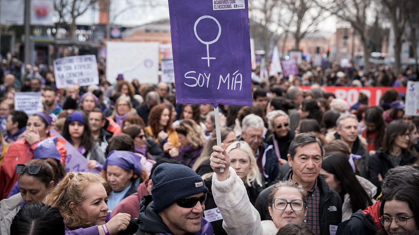 8M: miles de mujeres vuelven a salir a la calle pidiendo igualdad | Ver