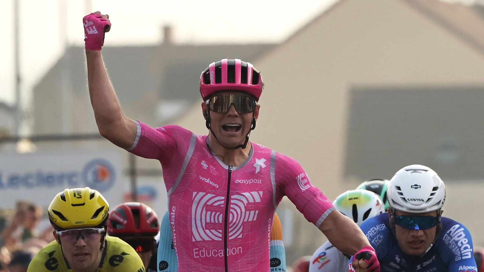 París-Niza 2026 | Lamperti gana al sprint la primera etapa - Ciclismo | Ver