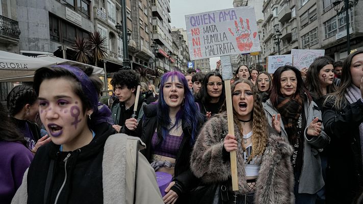 Telediario Fin de Semana - Las mujeres salen a la calle: los rostros y las historias personales del 8M