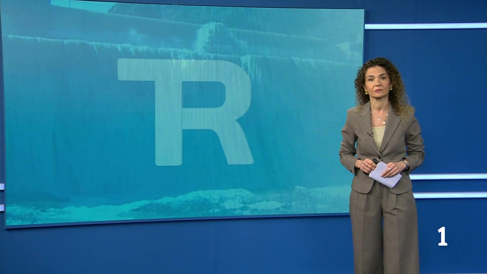 El Gobierno de La Rioja ha desplegado medios de control y ha intesificado la vigilancia ante el rebosamiento del embalse de Añamaza | Ver