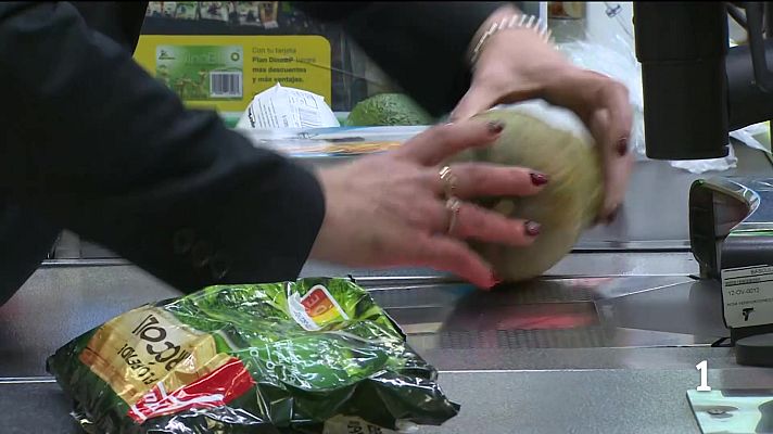 Telecanarias - La subida del combustible amenaza con encarecer la cesta de la compra en Canarias