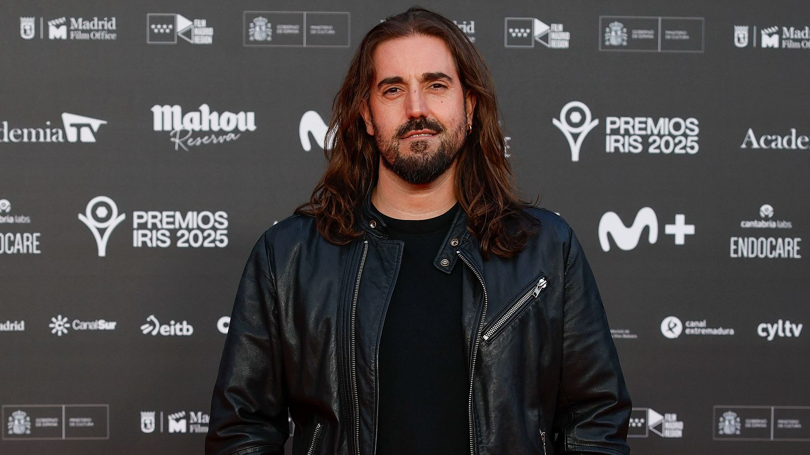 Sukha - Andrés Suárez interpreta su nueva canción, 'C' - Sukha | Ver