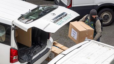 Operaci�n policial contra el tr�fico de �ngulas en Aginaga (Gipuzkoa) | RTVE Play - Ver ahora