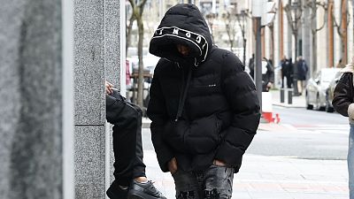 Contin�a el juicio por la agresi�n hom�foba en Basauri con la declaraci�n de los ertzainas del caso | RTVE Play - Ver ahora