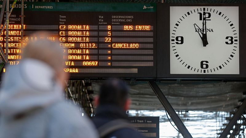 Els trens de rodalia C1 i C2 no arribaran a la ciutat de València els dies grans de Falles - L'informatiu - Comunitat Valenciana | Ver