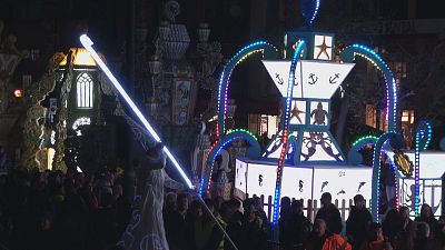 Milers de castellonencs disfruten de l'encesa de les gaiates de la Magdalena - L'informatiu - Comunitat Valenciana | Ver