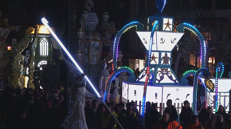 Milers de castellonencs disfruten de l'encesa de les gaiates de la Magdalena - L'informatiu - Comunitat Valenciana | Ver