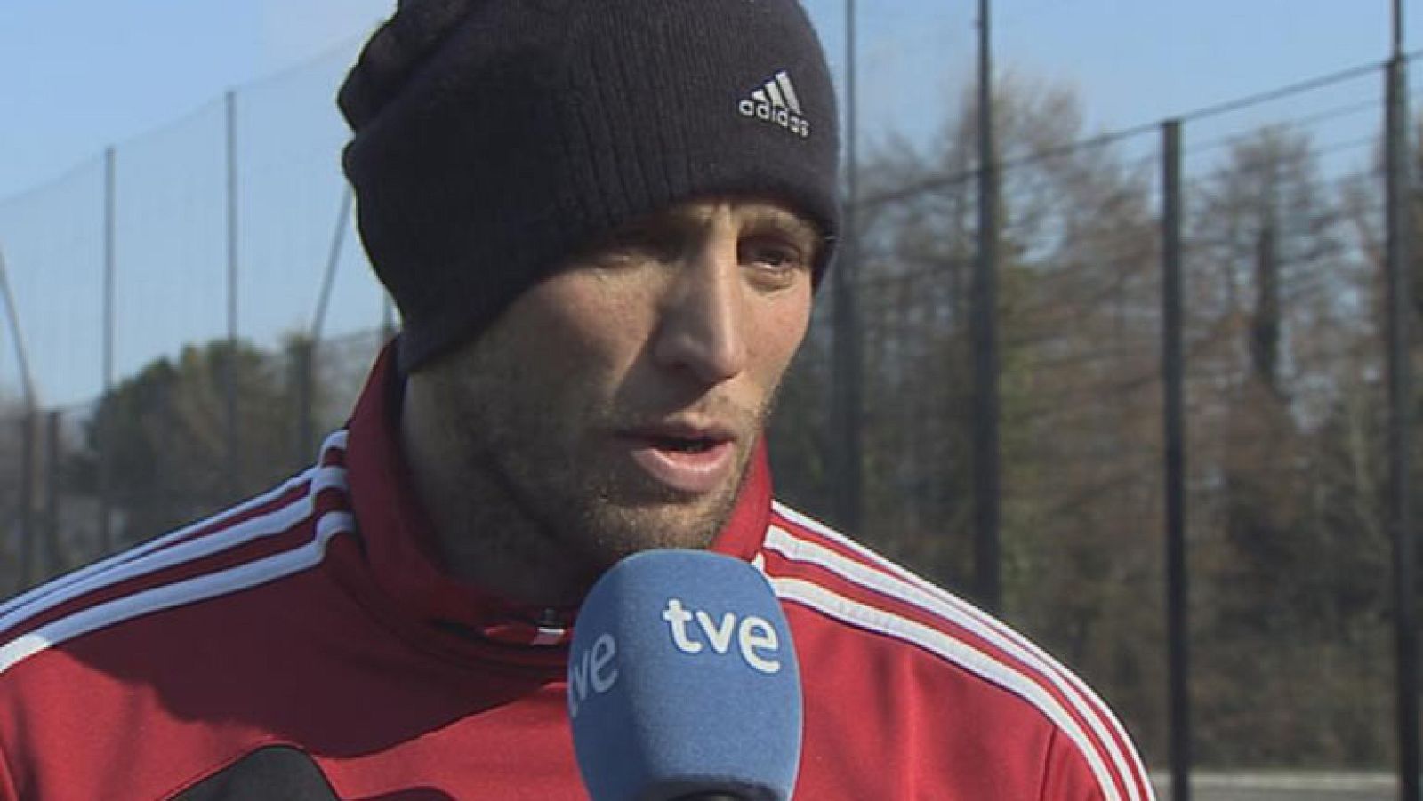 En Gales la gente está enloquecida con su equipo de futbol, el Swansea. Este fin de semana puede ganar su primer gran título, la Copa de la Liga. Y una parte importante del éxito del Swansea tiene raíz española con la sensación de la Premier -Michu-