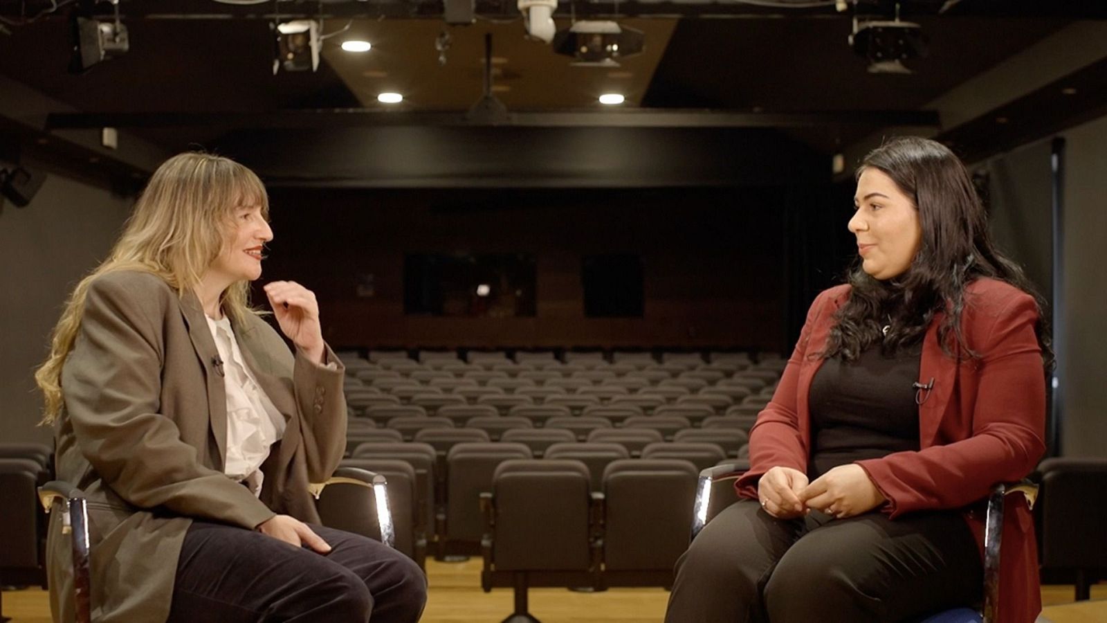 'Sin velo', de Khadija Amin y Mónica Nion - Página Dos - Página Dos | Ver