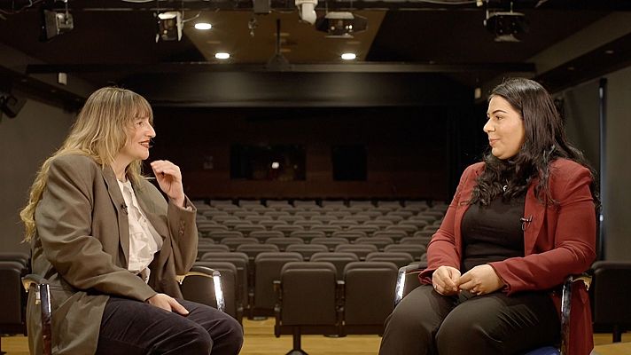 Página Dos - 'Sin velo', de Khadija Amin y Mónica Nion