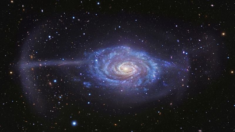 Las galaxias son can�bales