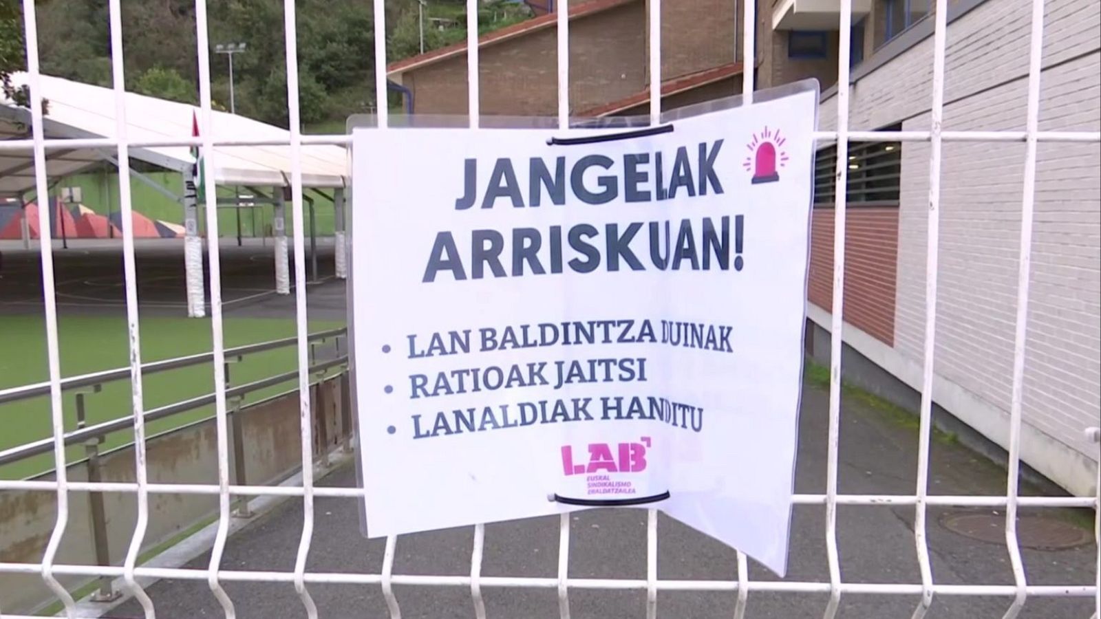 Preacuerdo entre empresas y sindicatos paraliza la huelga de los comedores escolares | RTVE Play - Ver ahora