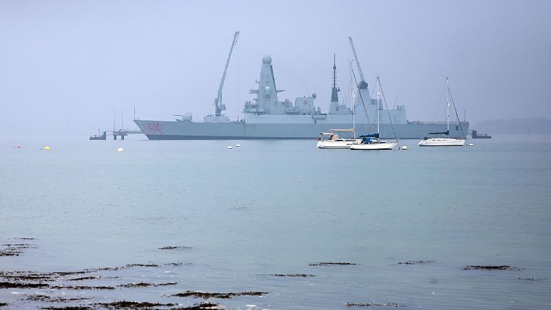 Resiliencia o costumbre: los chipriotas viven ajenos al despliegue militar | Ver