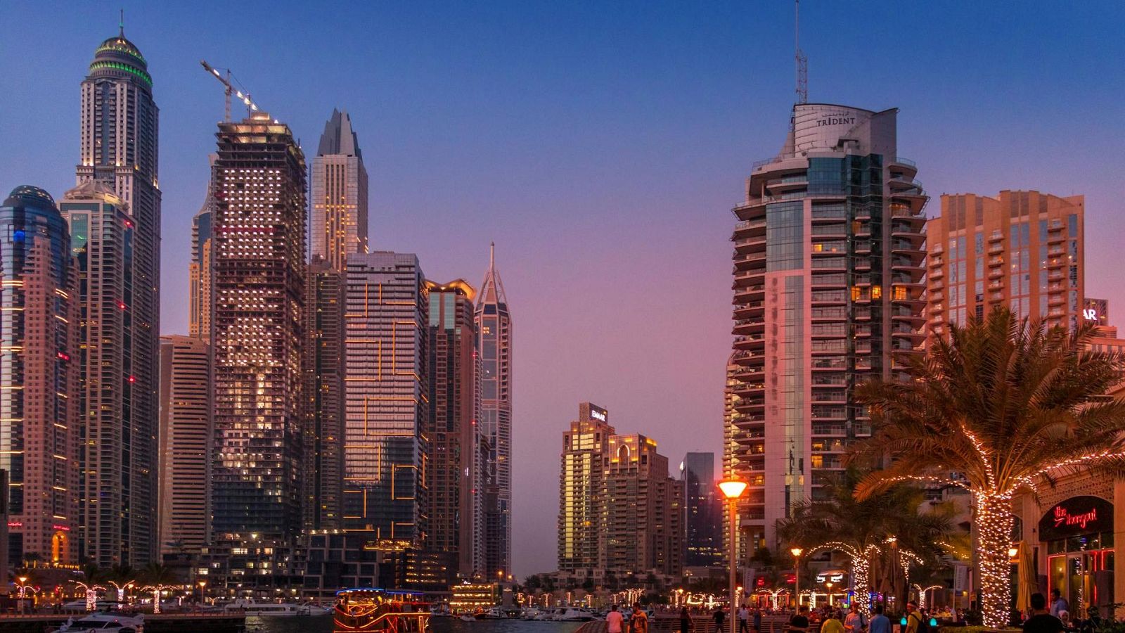 Expatriados en Emiratos tienen miedo ante las explosiones - Informativo 24h | Ver