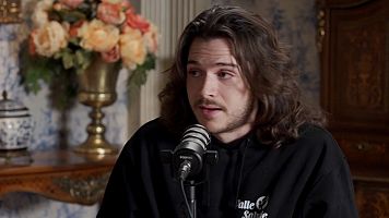 �Qu� diferencia hay entre trabajar en 'La Promesa' y 'Valle Salvaje'? Mira la respuesta de Marcos Orengo