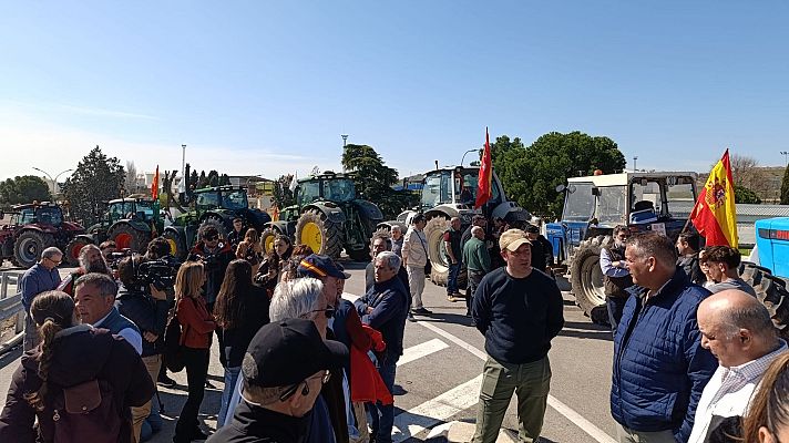 Telediario 1 - Los agricultores protestan en la Comunidad de Madrid contra la subida del gasóleo profesional y piden medidas al Gobierno