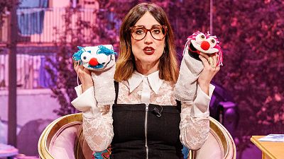 Ana Morgade y el teatrillo de marionetas