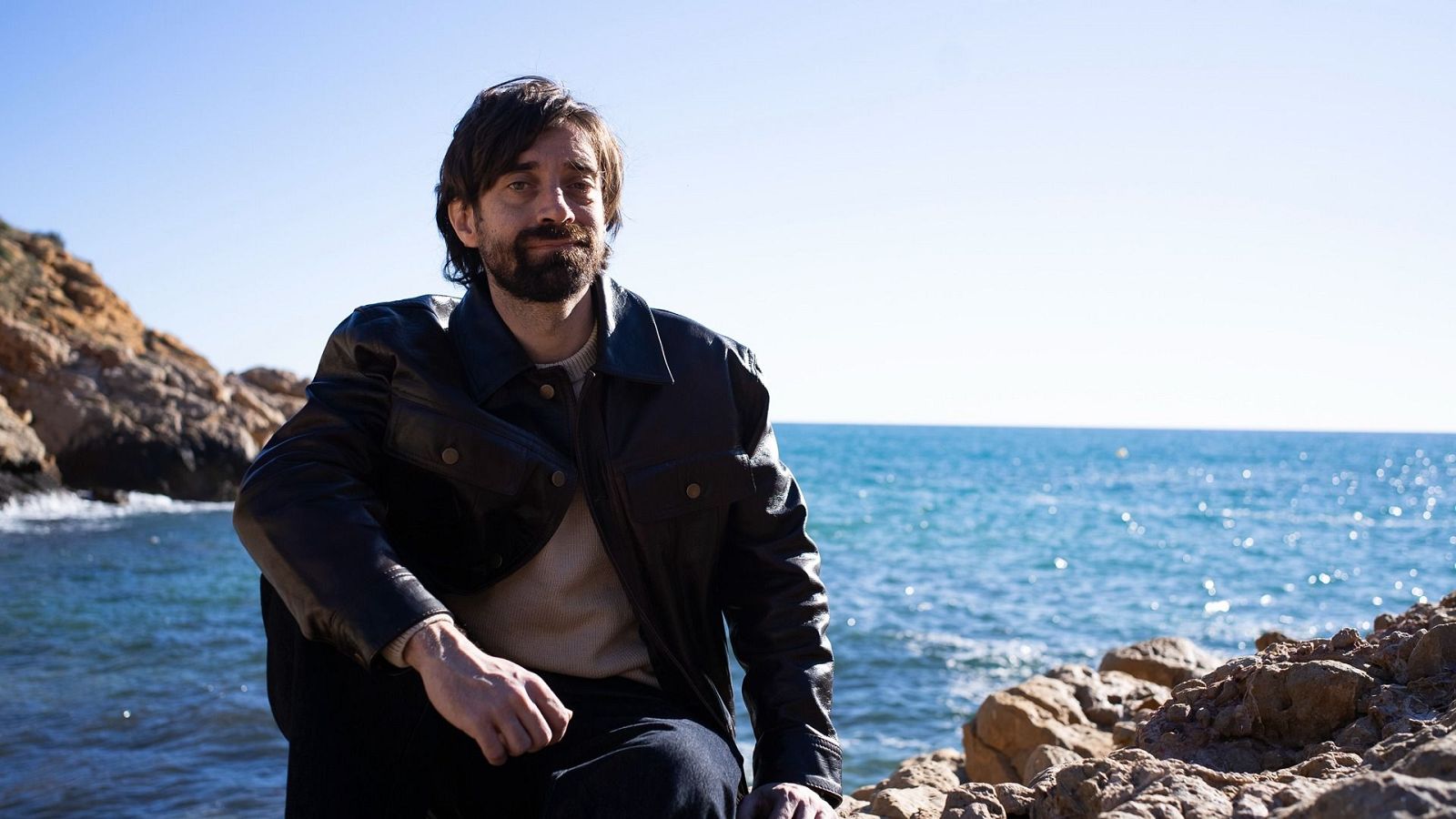 Juan Gómez Bárcena y su nueva novela 'Abril o nunca' - Página Dos - Página Dos | Ver